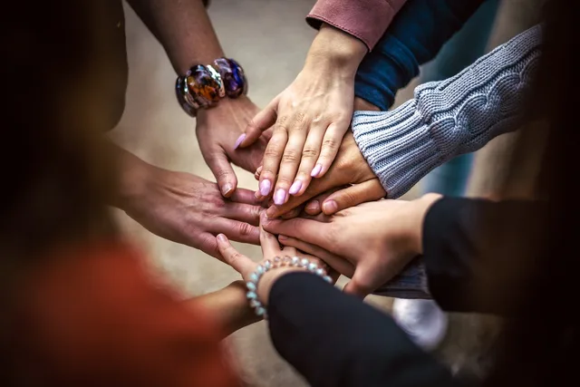 team, friendship, group, hands, cooperation, people, community, connection, relationship, friendship day, team, team, team, team, team, friendship, friendship, community, community, community, relationship. Membership community platforms: what a useful review actually checks