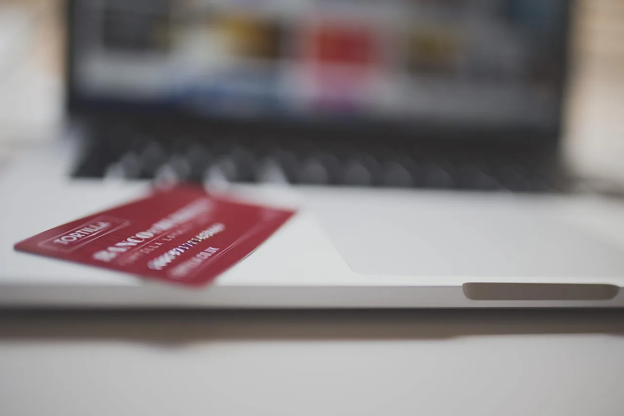 credit card, payment, transaction, laptop, computer, technology, gray computer, gray technology, gray laptop, credit card, credit card, credit card, credit card, credit card, transaction. Membership community software and KPI guide